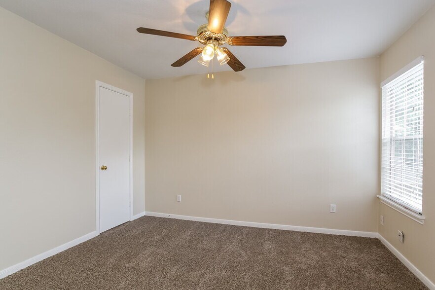 Building Photo - 8002 Scarlet Tanager Dr