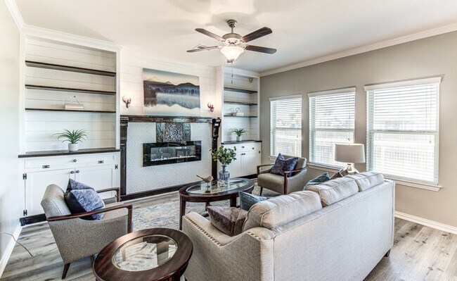 Building Photo - 508 Nogales Ln