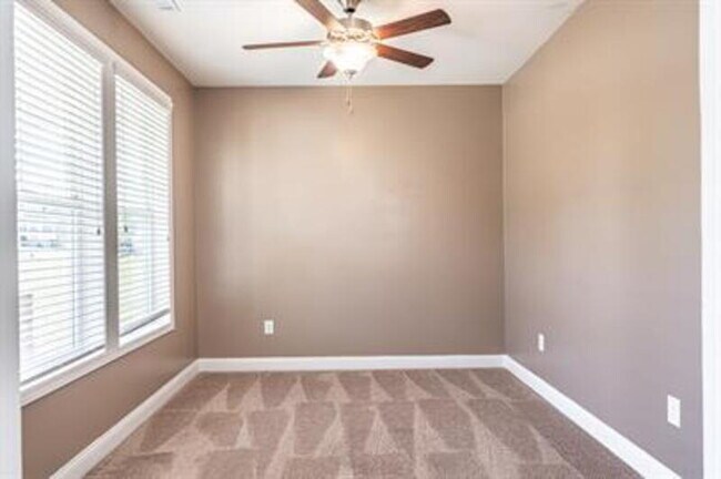 Building Photo - 655 N Prince Henry Way
