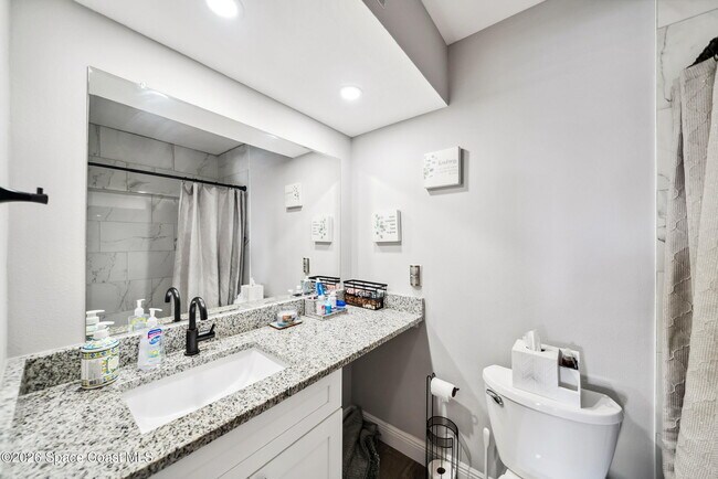 Building Photo - 180 Paradise Blvd