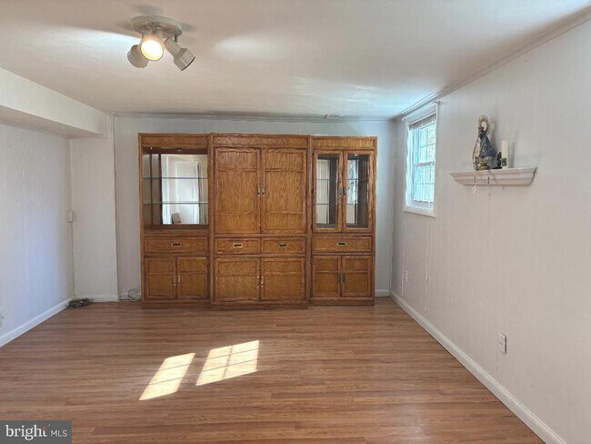 Building Photo - 5315 Manorfield Rd