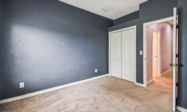 Building Photo - 2760 Suncoast Lakes Blvd