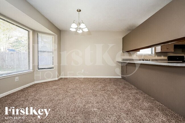 Building Photo - 765 Fieldstone Dr