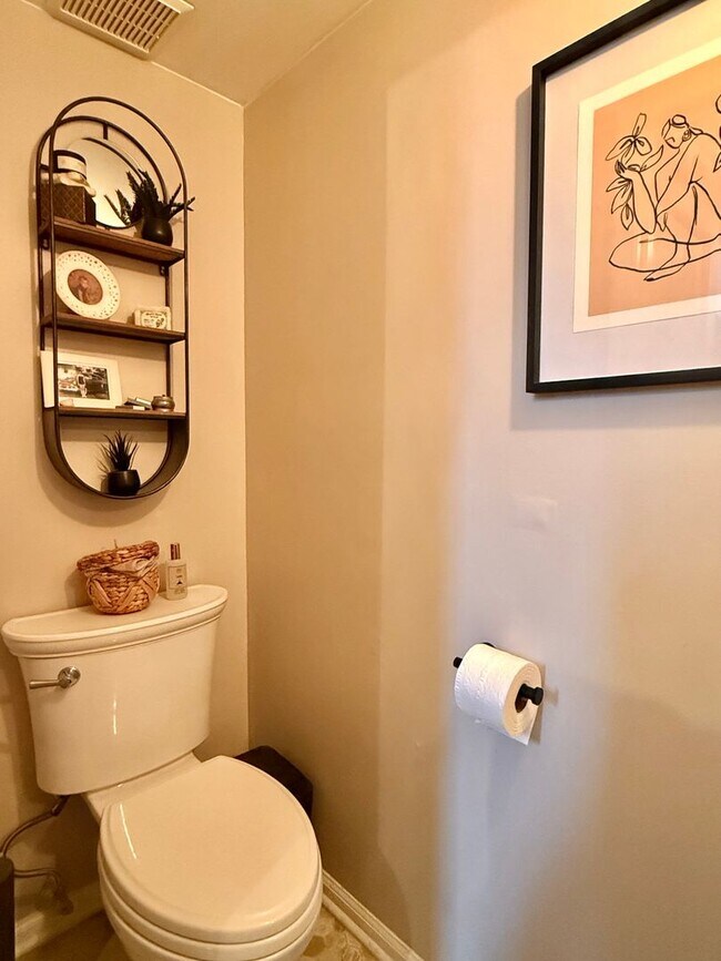 Building Photo - 602 Hamilton St