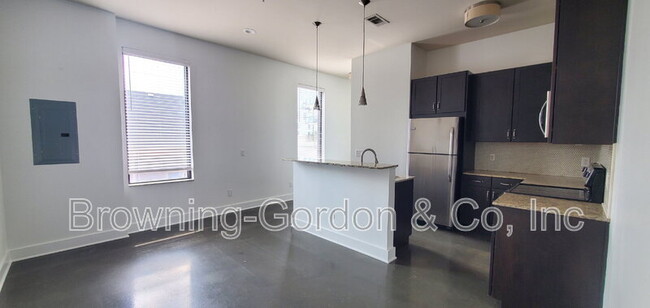 Building Photo - 210 30th Ave N
