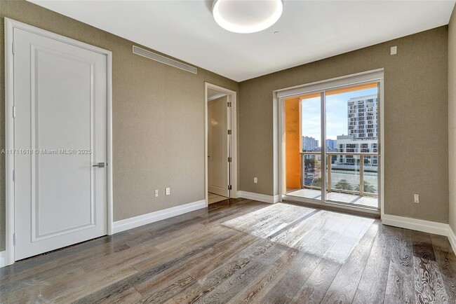 Building Photo - 17749 Collins Ave