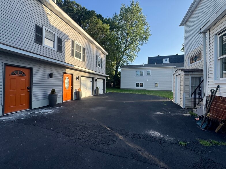 Building Photo - 226 Waverly Pl
