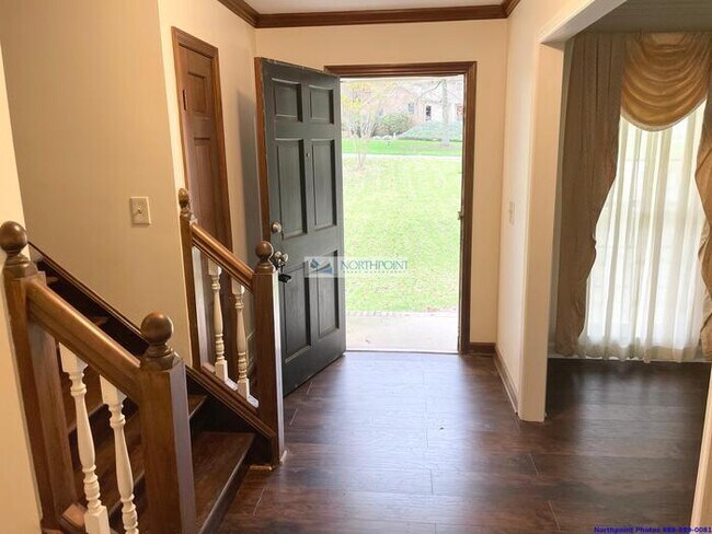 Building Photo - Live in Comfort & Style – 5BR/3.5BA Home w...
