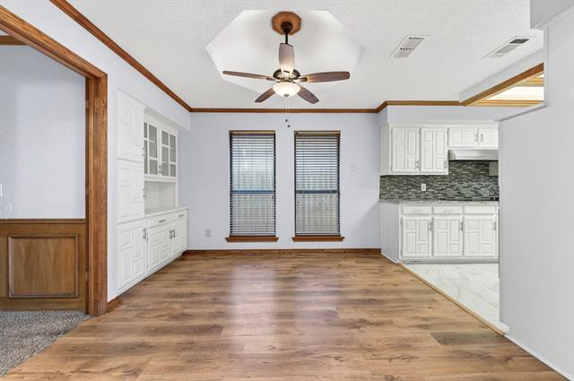 Building Photo - 918 Green Brook Dr
