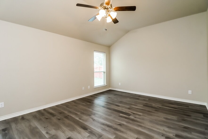 Building Photo - 160 Spring Hollow Dr