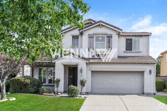 Building Photo - Beautiful 4 Bedroom Home in Great Location