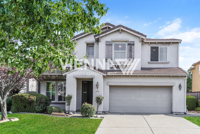 Primary Photo - Beautiful 4 Bedroom Home in Great Location