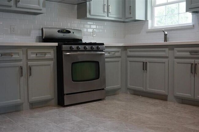 Building Photo - 4222 Cicada Ln