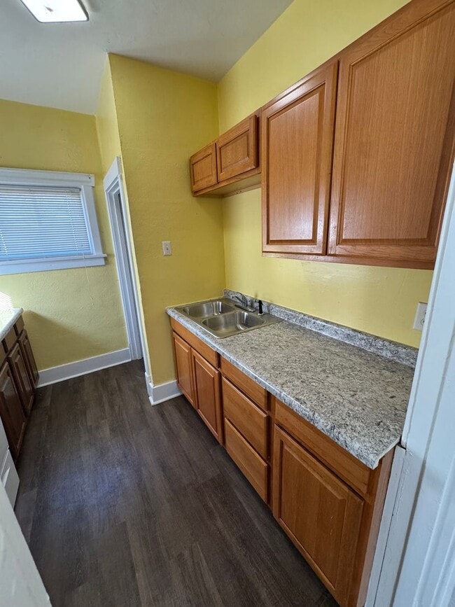 Building Photo - Main level house