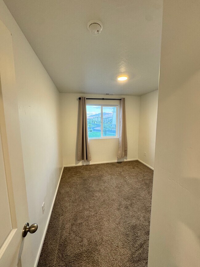 Building Photo - 241 Portside Ln