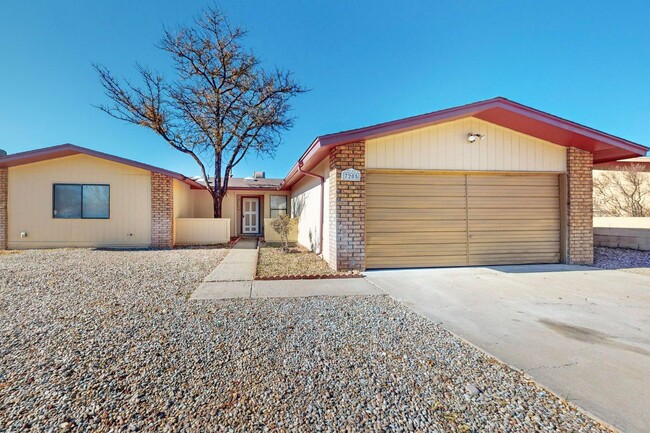 Building Photo - Taylor Ranch 4/BD 2/BA 2/CG