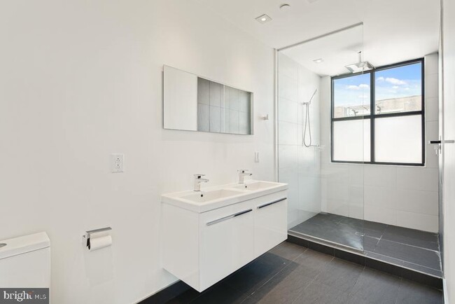 Building Photo - 240 N 2nd St