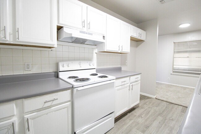 Building Photo - 1031 Fabulous Dr