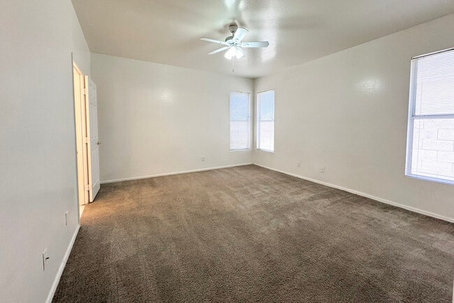 Building Photo - 3Bed/2Bath House at 63rd/Northern Ave! $19...