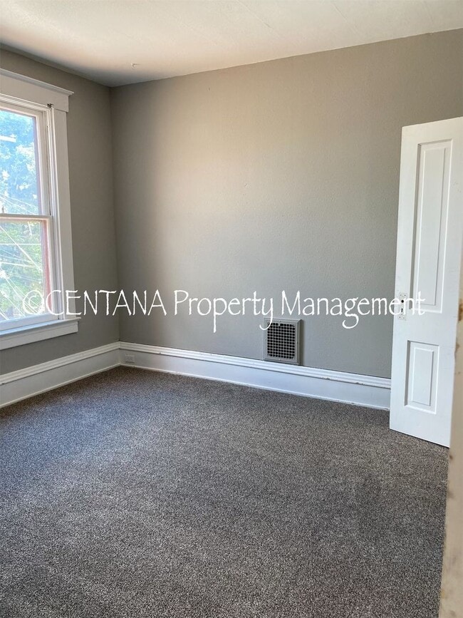 Building Photo - 214-214 S Excelsior Ave