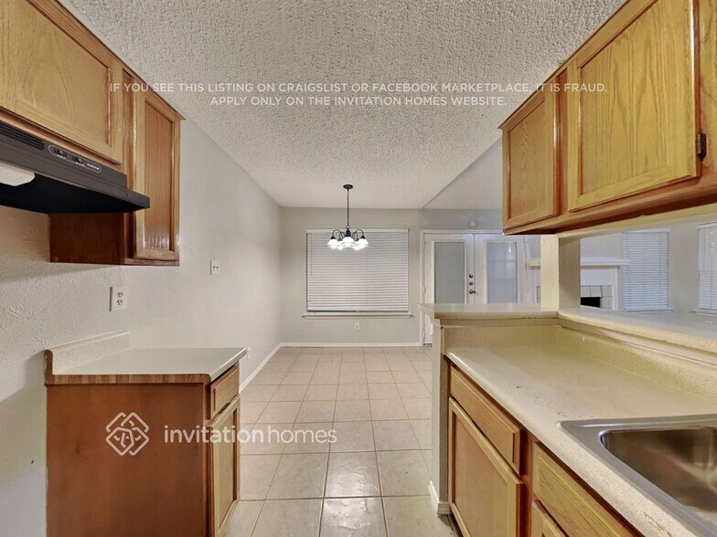 Building Photo - 5521 Safari Trail