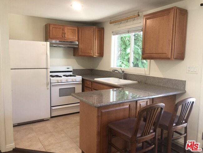 Building Photo - 3708 Altura Ave