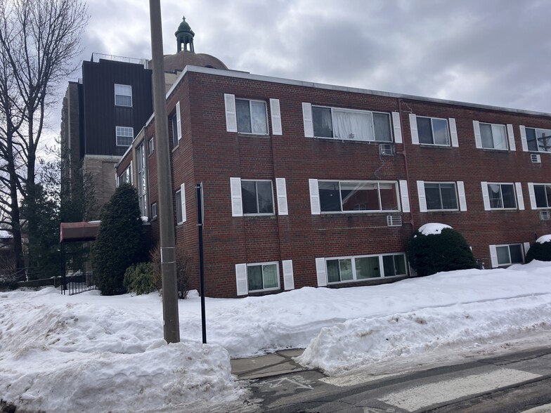 Building Photo - 505 Centre St