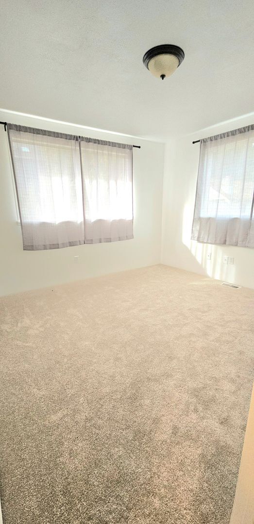 Building Photo - Sweet deal! 3bed/1bath Single Family home in West Seattle