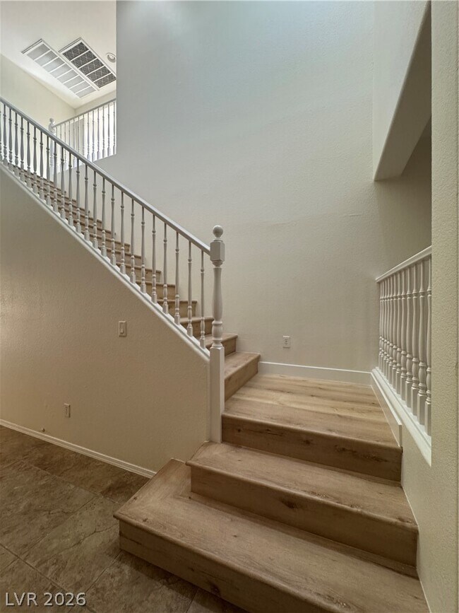 Building Photo - 1030 E Eldorado Ln