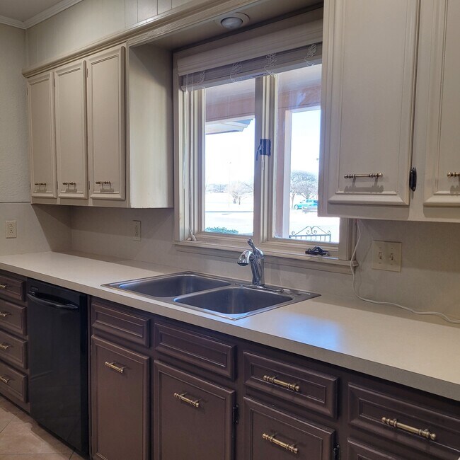 Kitchen - 3425 74th St