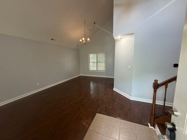 Building Photo - Unique 3BR/2.5BA Southwest Columbia Rental – Near Rock Bridge High!