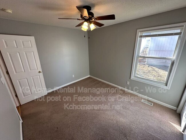 Building Photo - 817 NE Independence Ct