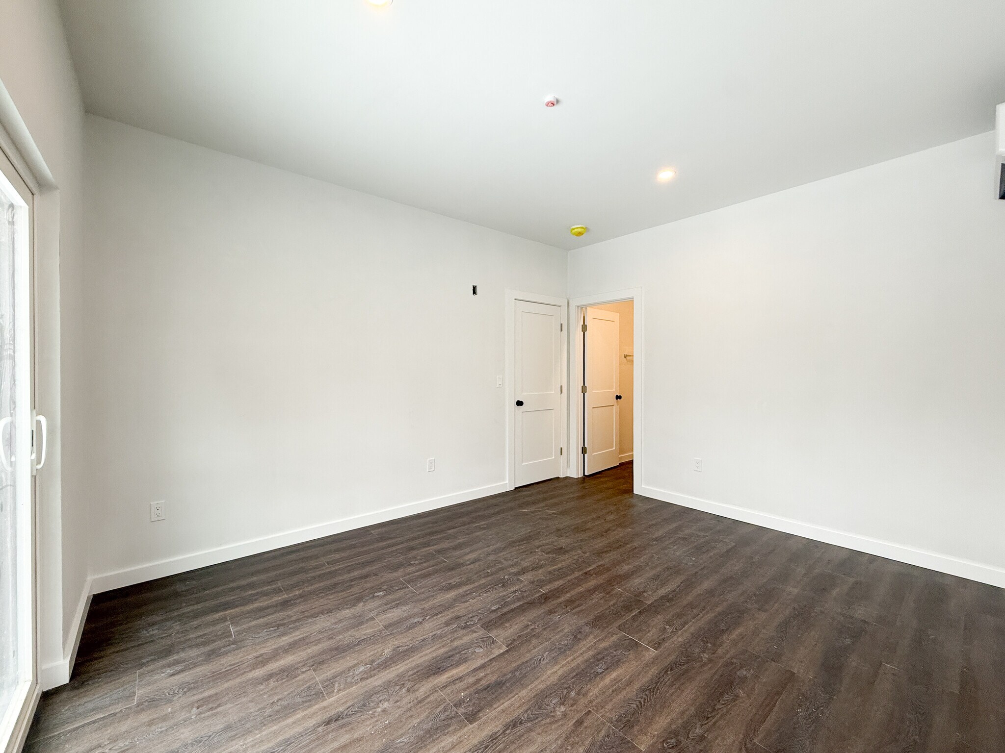 Building Photo - 67 Perrin St