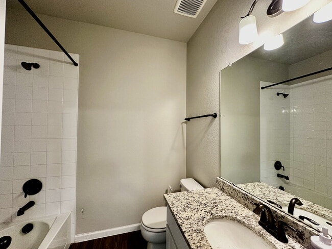 Building Photo - "Experience Spacious Living in Elizabeth!"