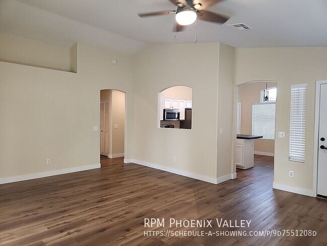 Building Photo - 2533 N Silverado-
