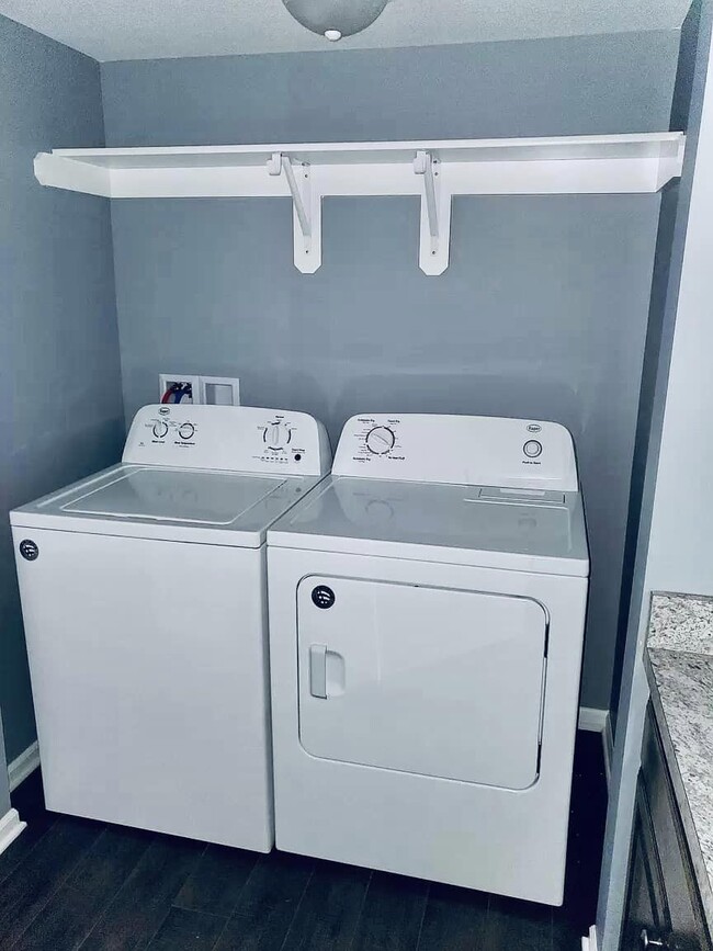 Building Photo - 891 W Gay St