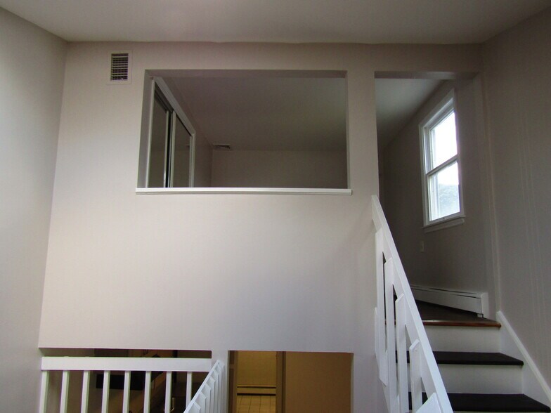 Building Photo - 16 Imperial Dr