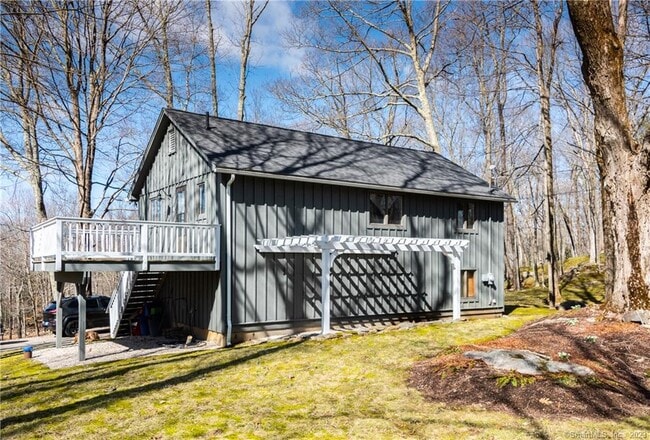 Building Photo - 56 S Rd