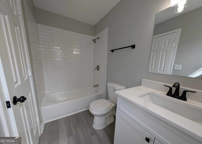 Building Photo - 137 Tuscany Ln