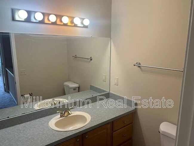Building Photo - 50432 Bay Run S