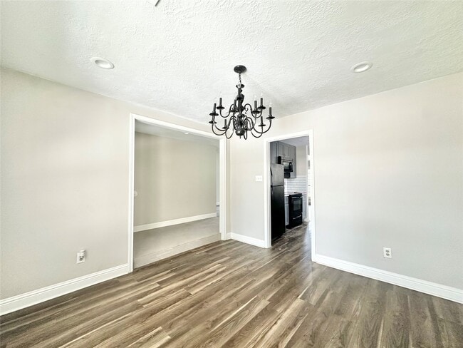 Building Photo - 2523 Castle Pl