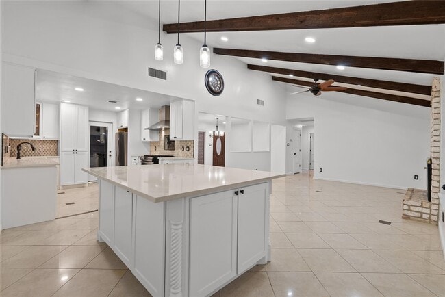 Building Photo - 9814 Sageroyal Ln