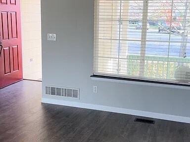 Building Photo - 9445 Bellaire St