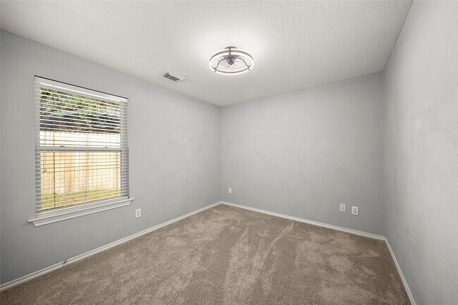 Building Photo - 62 Rookwood Ct