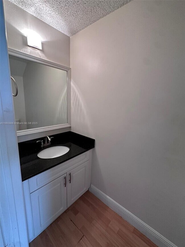 Building Photo - 1350 Sorrento Dr