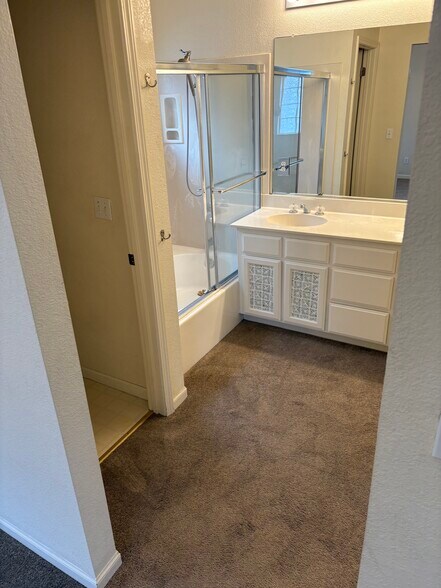 Building Photo - 9336 Lariat Dr