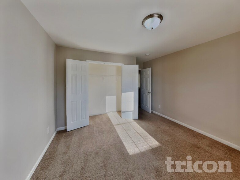 Building Photo - 5820 Bryanstone Pl