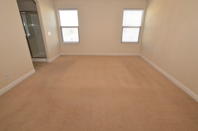 Building Photo - 126 La Tourette Ct