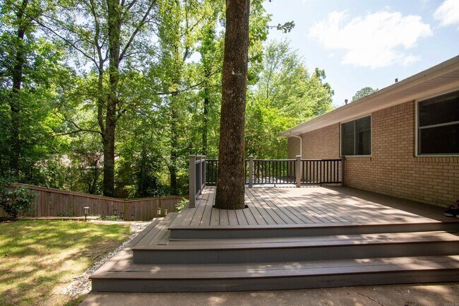 Building Photo - 8607 Linda Ln