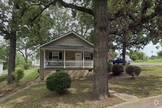 Building Photo - 311 Goldston St